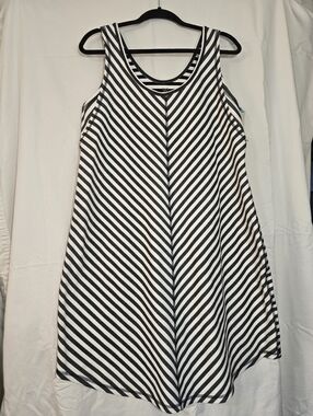 Lane Bryant, Black and White 14/16